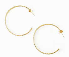 Load image into Gallery viewer, Women&#39;s Thin Hammered Gold Hoop Earrings