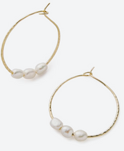 Load image into Gallery viewer, Pearl Hoop Earring